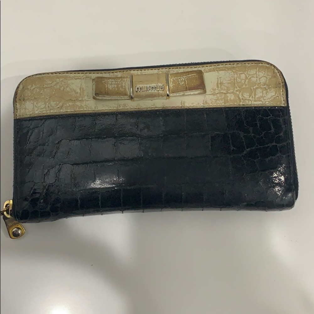 Miu miu black and white wallet
